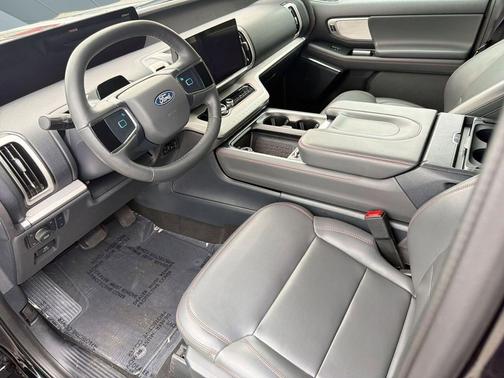 AGATE BLACK METALLIC 2025 Ford Expedition Active