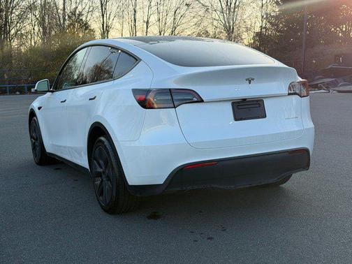 2024 Tesla Model Y Long Range Dual Motor All-Wheel Drive