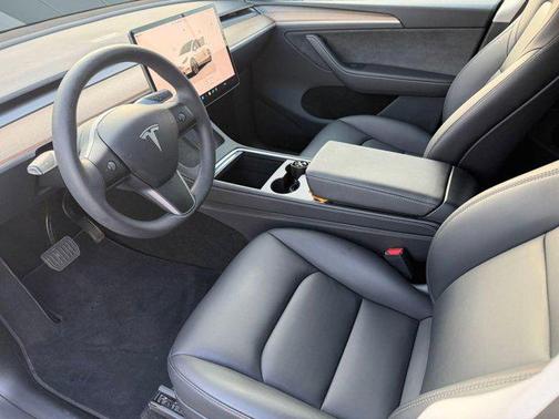 2024 Tesla Model Y Long Range Dual Motor All-Wheel Drive