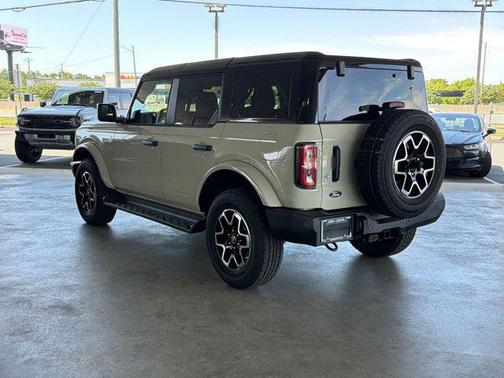 DESERT SAND 2026 Ford Bronco Outer Banks