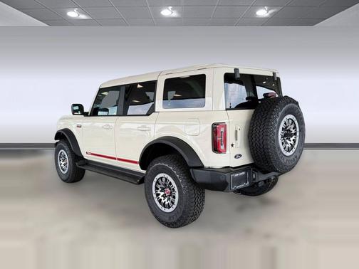 WIMBLEDON WHITE 2026 Ford Bronco Outer Banks