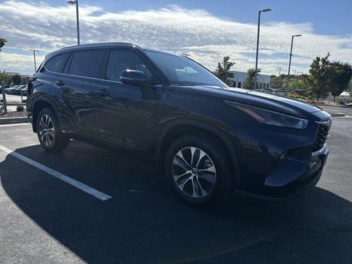 2025 Toyota Highlander XLE