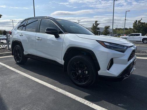 2024 Toyota RAV4 Hybrid SE