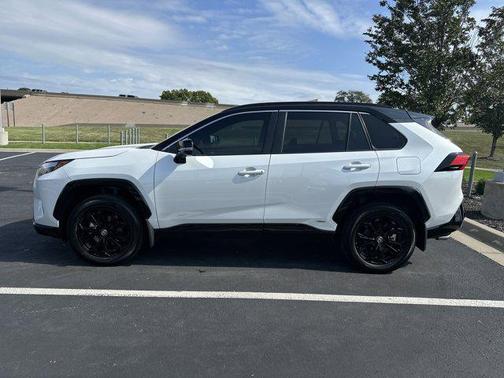 2024 Toyota RAV4 Hybrid SE