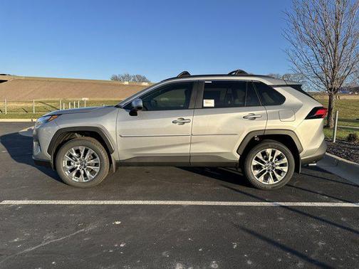 2025 Toyota RAV4 XLE Premium