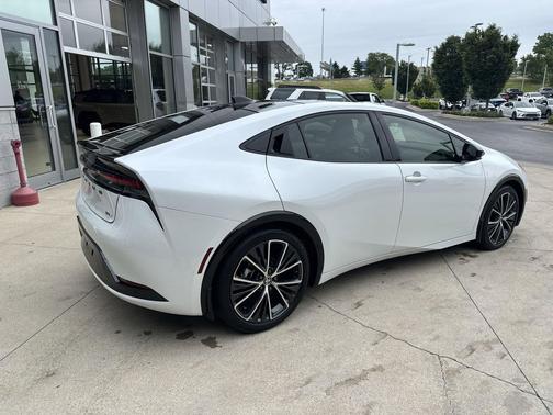 Wind Chill Pearl 2026 Toyota Prius XLE
