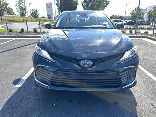 2021 Toyota Camry Hybrid XLE