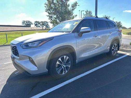 2020 Toyota Highlander Hybrid XLE