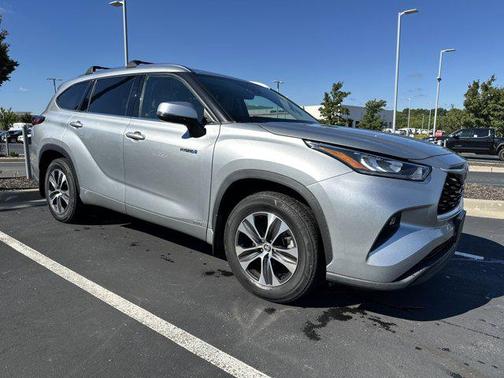 2020 Toyota Highlander Hybrid XLE