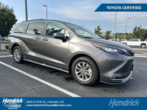 2023 Toyota Sienna XLE 8 Passenger