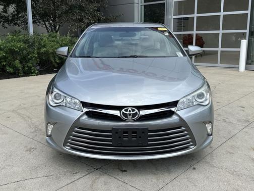 Celestial Silver Metallic 2017 Toyota Camry XLE