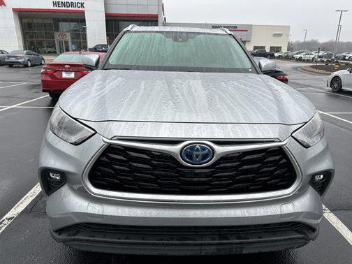2022 Toyota Highlander Hybrid XLE