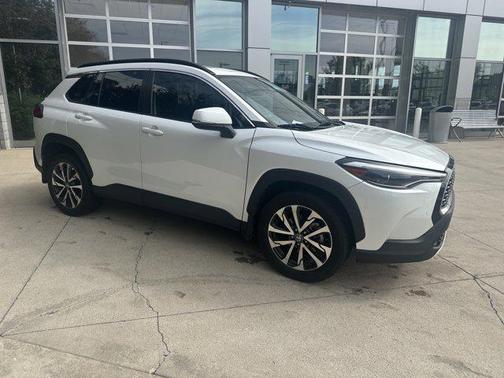 Wind Chill Pearl 2024 Toyota Corolla Cross XLE