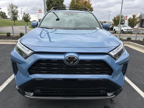 2025 Toyota RAV4 Hybrid SE