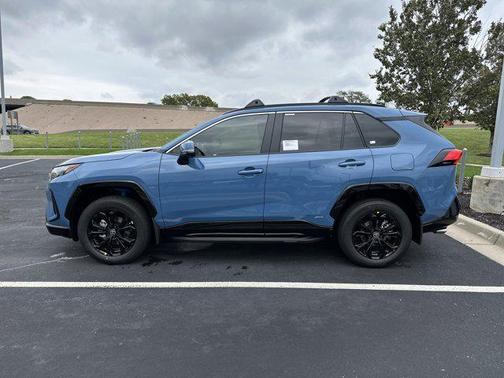 2025 Toyota RAV4 Hybrid SE
