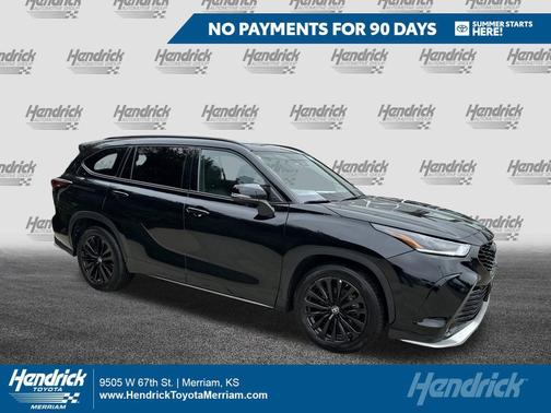 Midnight Black Metallic 2025 Toyota Highlander XSE