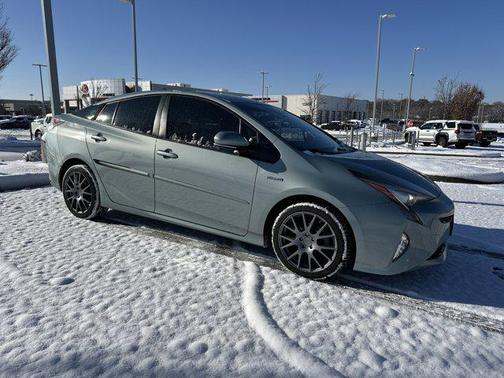 2017 Toyota Prius Three Touring