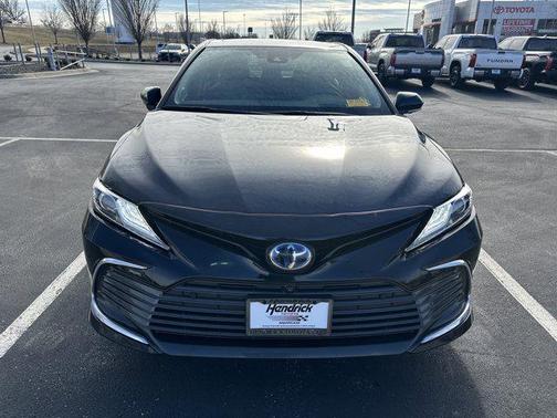 2022 Toyota Camry Hybrid XLE