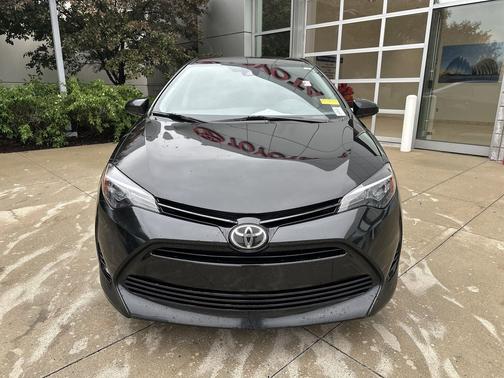 Black Sand Pearl 2017 Toyota Corolla LE