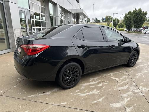 Black Sand Pearl 2017 Toyota Corolla LE