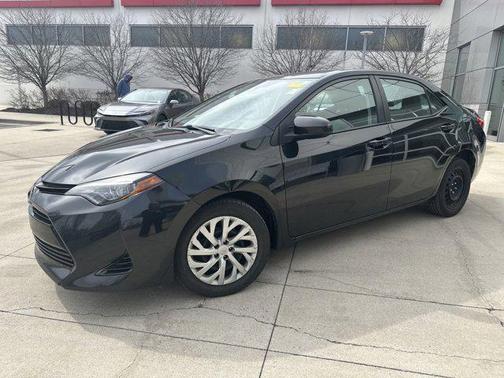 Black Sand Pearl 2017 Toyota Corolla LE