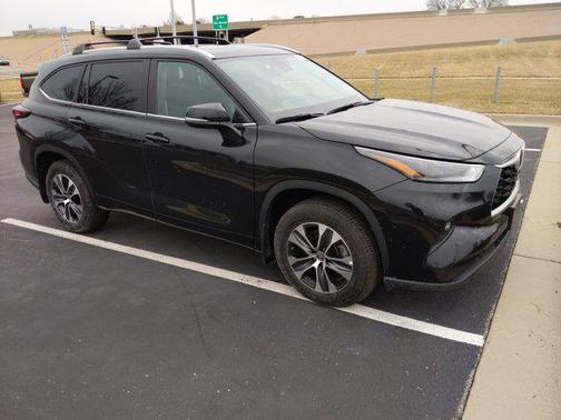 2024 Toyota Highlander XLE