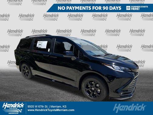 Midnight Black Metallic 2026 Toyota Sienna Woodland Edition
