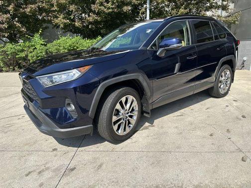 2020 Toyota RAV4 XLE Premium