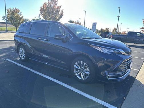 2024 Toyota Sienna Limited