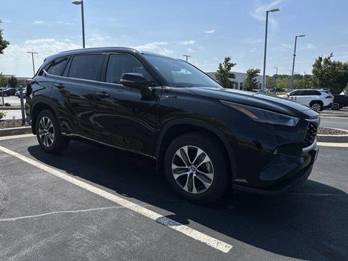 2025 Toyota Highlander XLE
