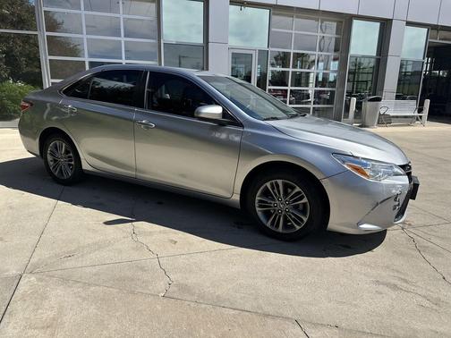 Celestial Silver Metallic 2017 Toyota Camry SE