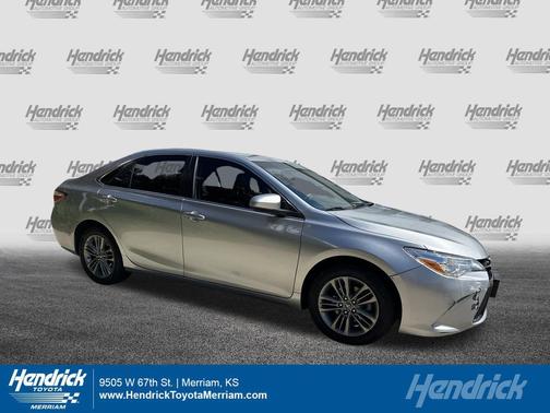 Celestial Silver Metallic 2017 Toyota Camry SE