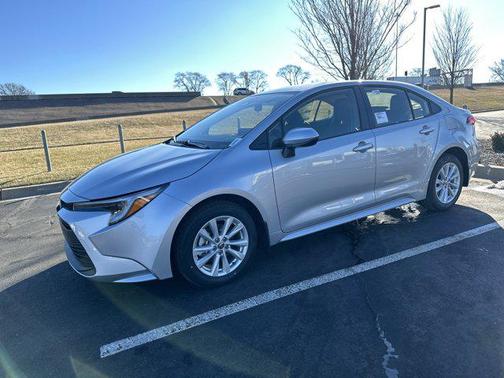 2026 Toyota Corolla Hybrid LE