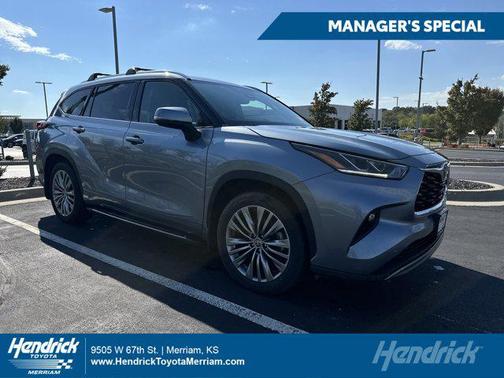 2022 Toyota Highlander Hybrid Platinum