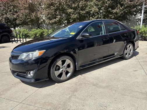 Attitude Black Metallic 2014 Toyota Camry SE Sport
