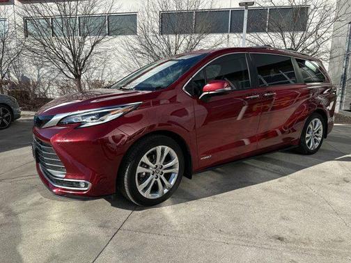2021 Toyota Sienna Platinum