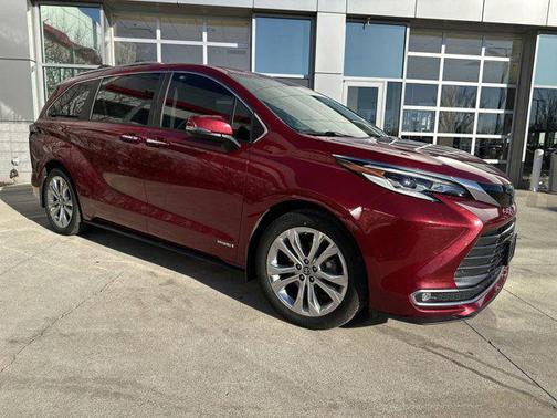 2021 Toyota Sienna Platinum
