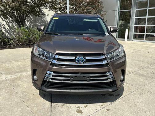Toasted Walnut Pearl 2017 Toyota Highlander Hybrid Platinum