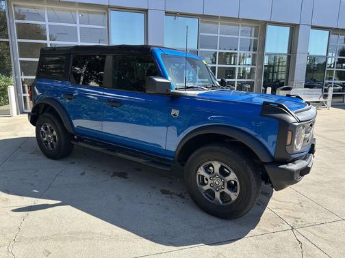 Velocity Blue Metallic 2022 Ford Bronco Big Bend