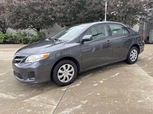 Magnetic Gray Metallic 2011 Toyota Corolla LE