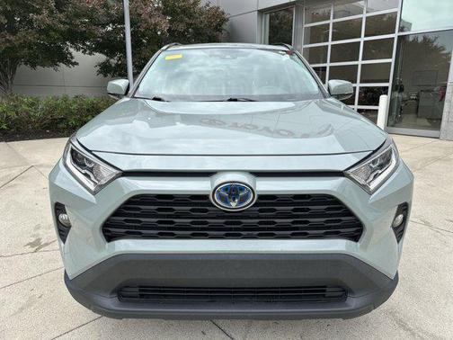 2020 Toyota RAV4 Hybrid XLE