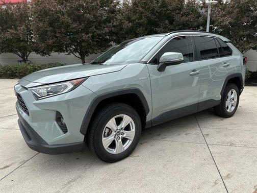 2020 Toyota RAV4 Hybrid XLE