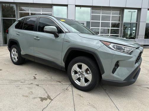 2020 Toyota RAV4 Hybrid XLE