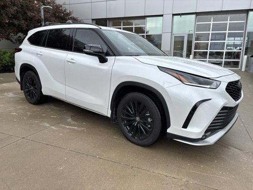 Wind Chill Pearl 2025 Toyota Highlander XSE
