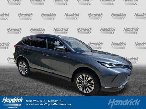 Coastal Gray Metallic 2022 Toyota Venza Limited