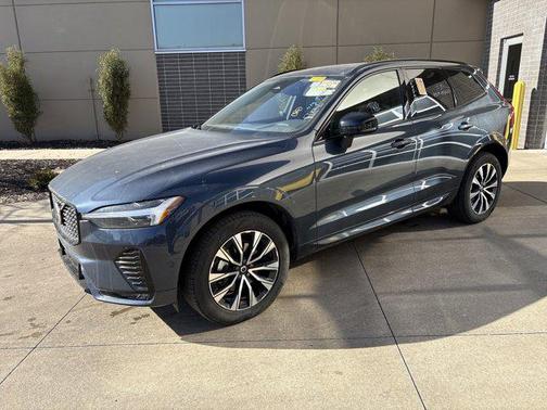 2025 Volvo XC60 B5 Plus