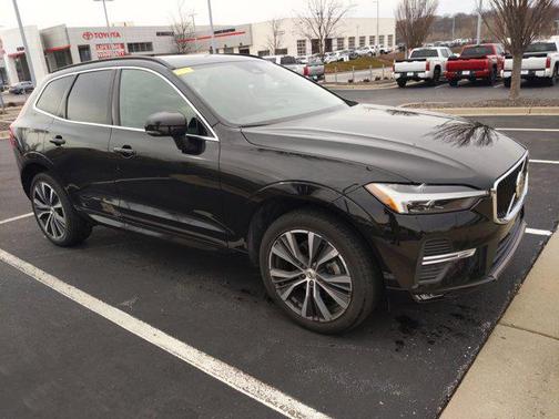 2022 Volvo XC60 B5 Momentum