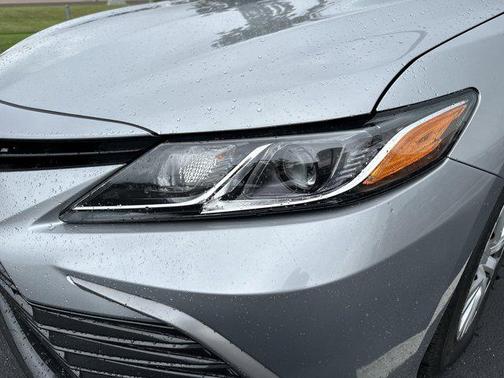 2024 Toyota Camry Hybrid SE