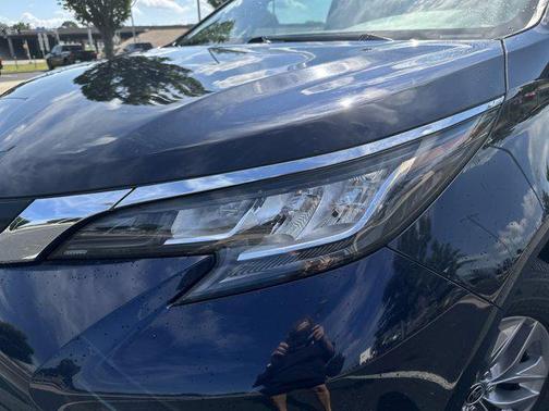 2022 Toyota Sienna XLE