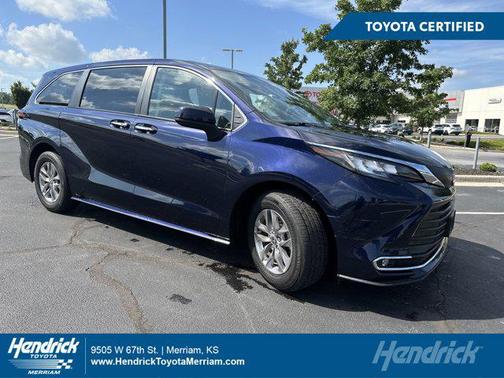 2022 Toyota Sienna XLE